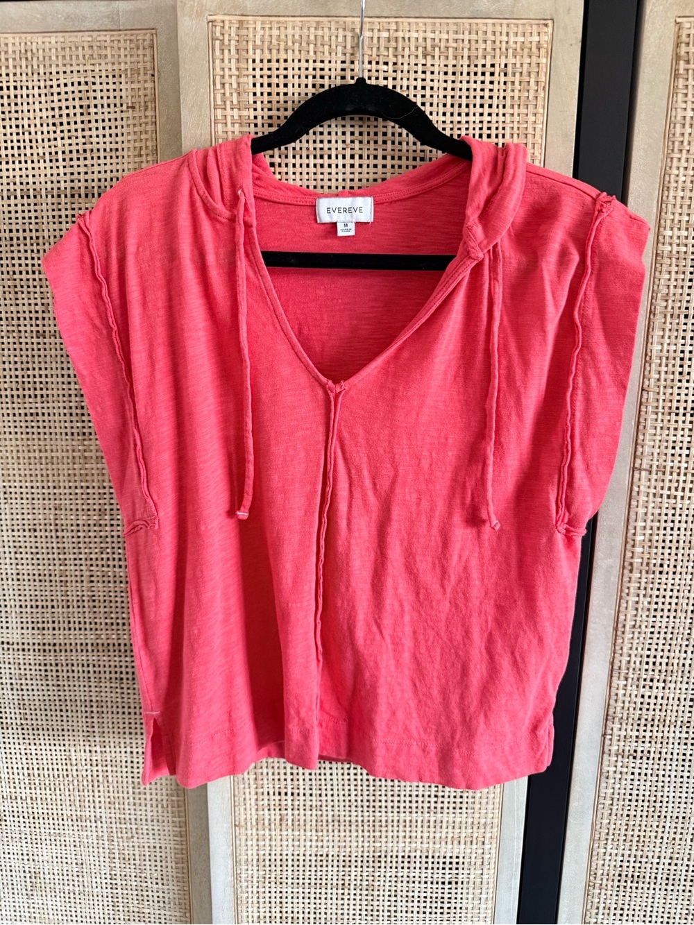 Evereve Coral Hooded V-Neck Short Sleeve Pullover